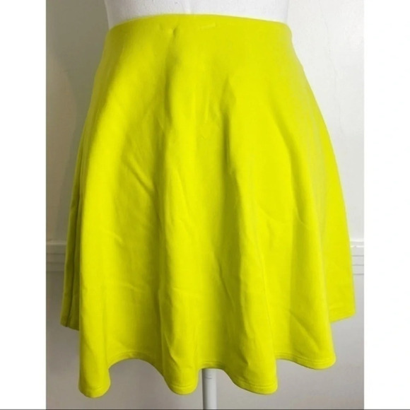 Lovers + Friends • Neon Lime Hartman Mini Skirt - Picture 1 of 4